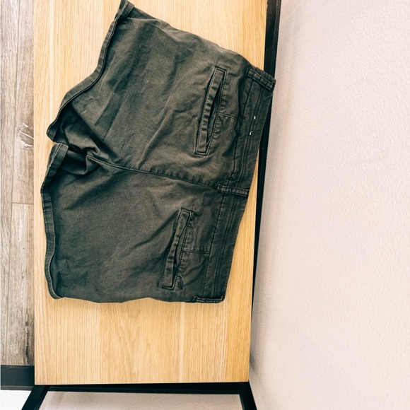 American Eagle army green low rise shorts - Picture 3 of 5